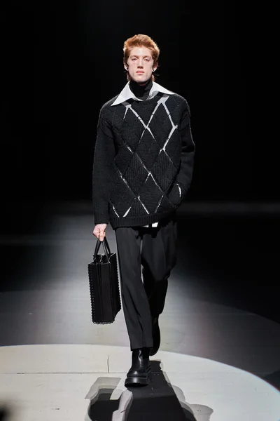 Look 9
